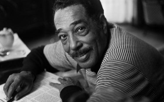 Consigliata la lettura solo ai fans di Duke Ellington! L’illustre musicista in scena.